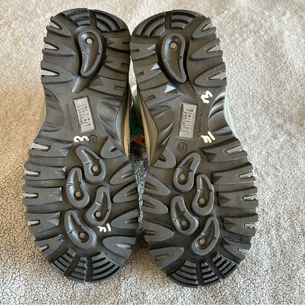 NWT Denali Hiking, Camping, Outdoor, Gorpcore, Boots - Tan, Gray and Black, - Picture 5 of 9